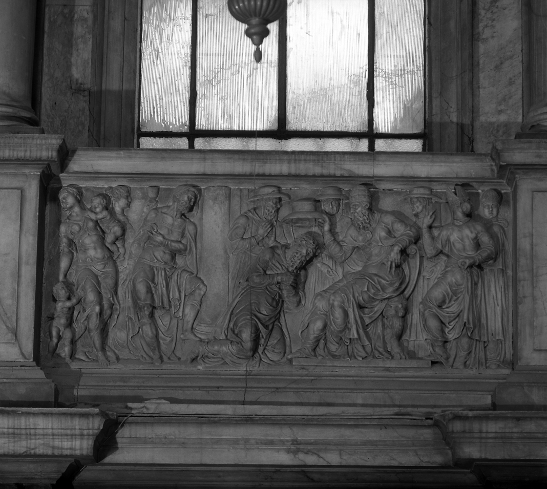 imposizione del cappello cardinalizio (rilievo, elemento d'insieme) di Contino Bernardino (sec. XVI)