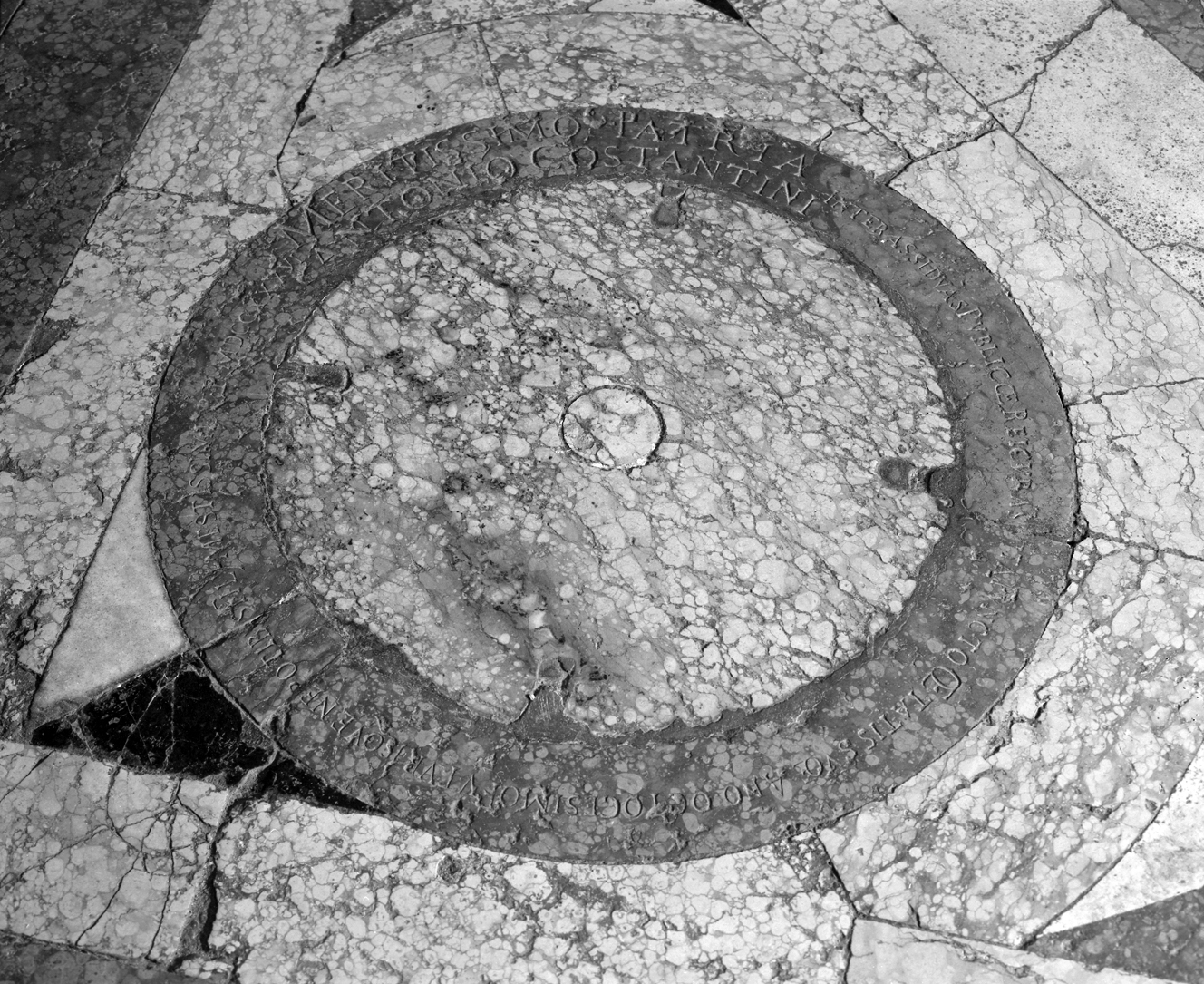 lapide tombale - bottega veneta (sec. XVIII)