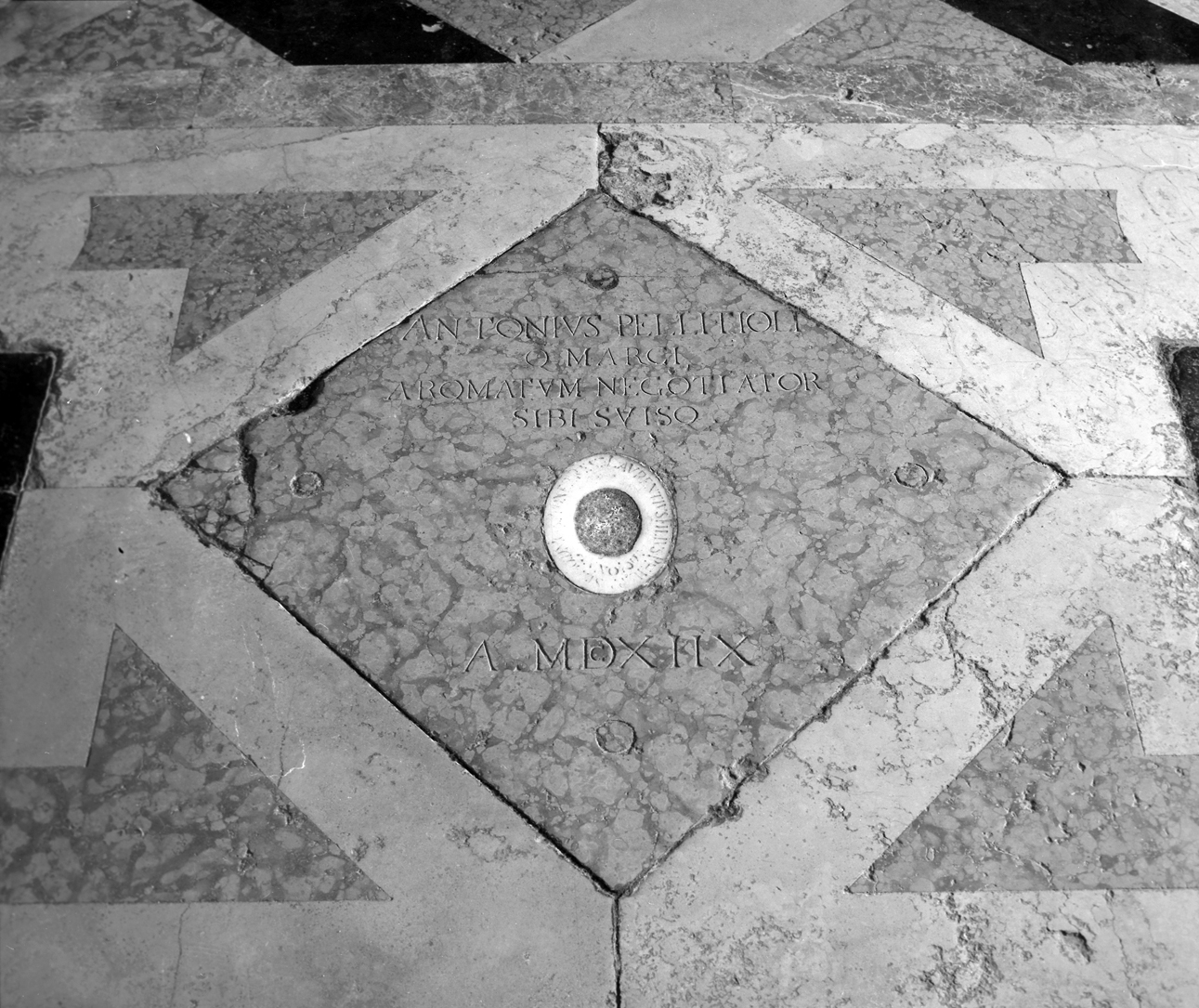 lapide tombale - bottega veneta (sec. XVI)