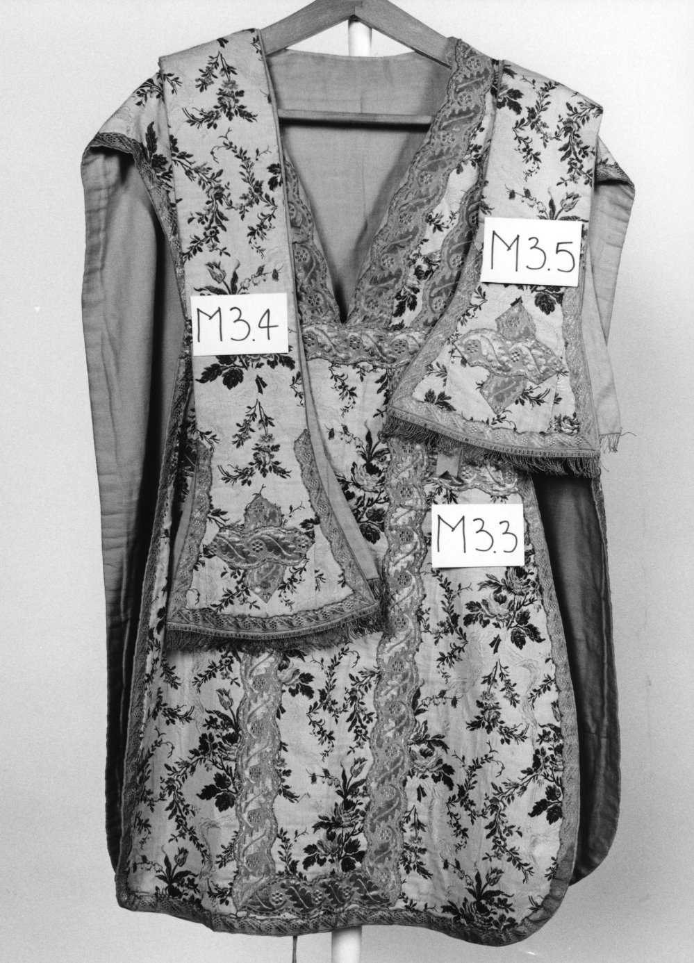 pianeta, elemento d'insieme - manifattura veneta (prima metà sec. XIX)