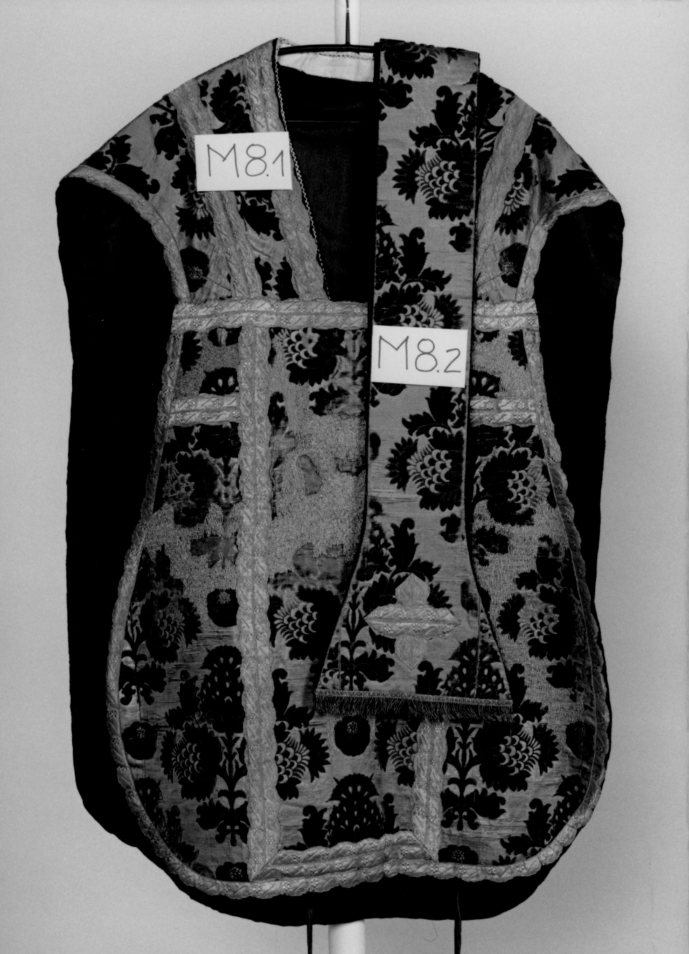 pianeta, elemento d'insieme - manifattura veneta (seconda metà sec. XIX)