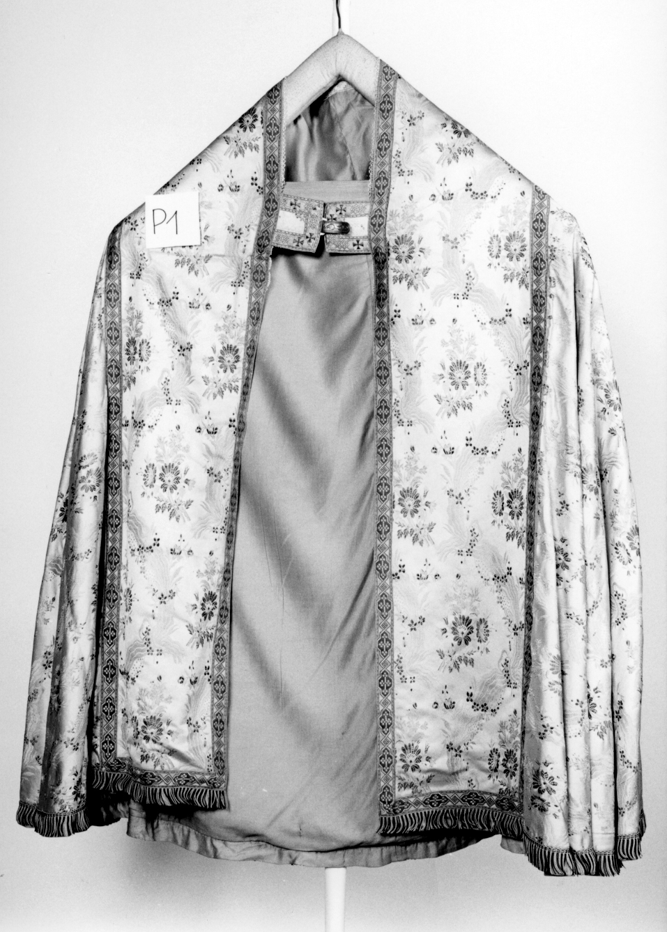 piviale - manifattura veneta (prima metà sec. XIX)