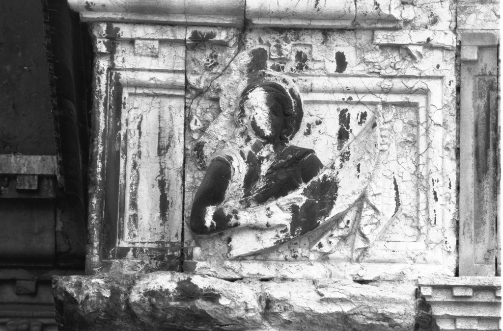 angelo con cartiglio (rilievo, elemento d'insieme) - ambito veneto (sec. XIX)