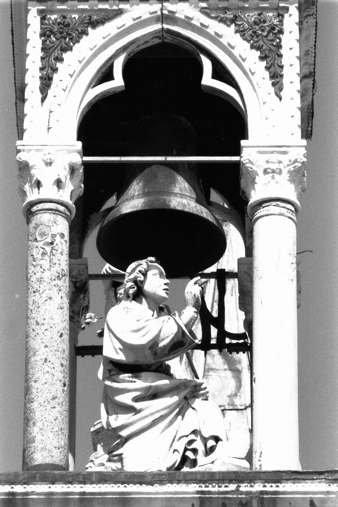angelo annunciante (scultura) di Lamberti Pietro (attribuito) (sec. XV)