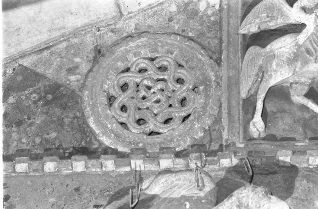 motivi decorativi geometrici (rilievo) - ambito bizantino (sec. XII)