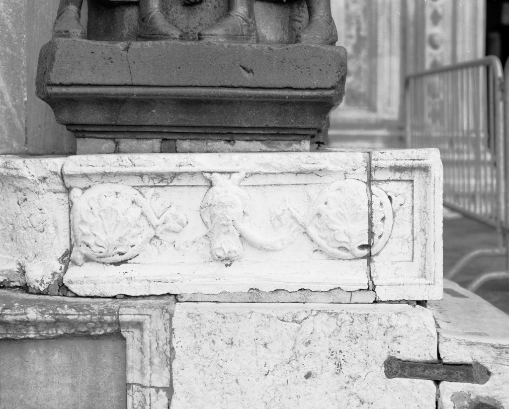 mascherone (rilievo) - ambito veneziano (fine sec. XIII)