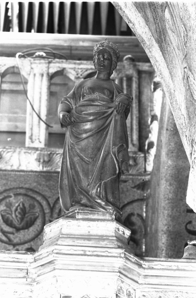 Sant'Agnese (scultura, elemento d'insieme) di Dalle Masegne Pierpaolo (sec. XIV)