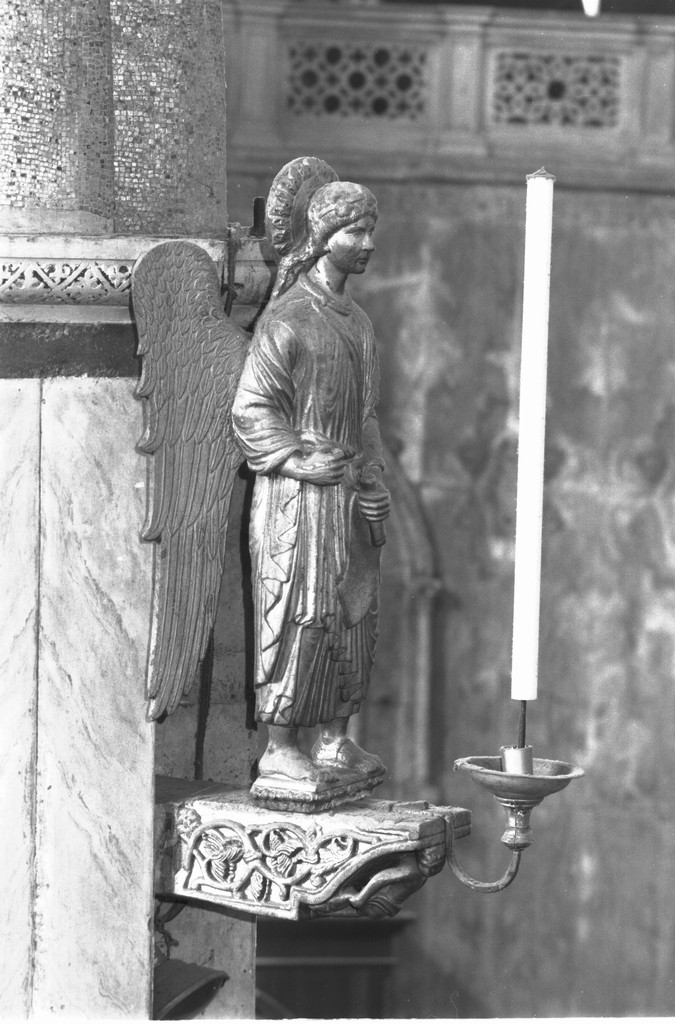angelo con cartiglio (scultura, elemento d'insieme) - ambito veneto (secondo quarto sec. XIII)