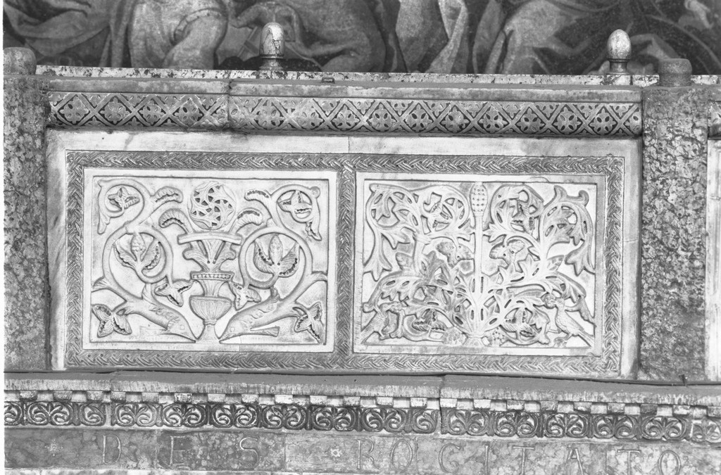 motivi decorativi vegetali (pluteo, elemento d'insieme) - ambito veneziano (fine sec. XI)