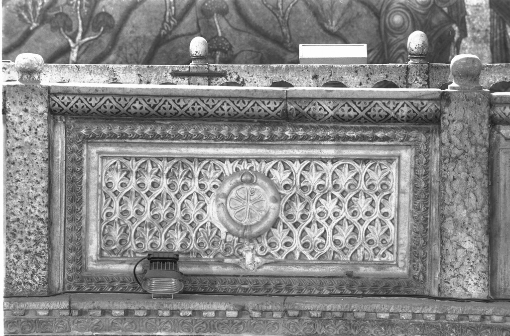 motivi decorativi vegetali (pluteo, elemento d'insieme) - ambito veneziano (fine sec. XI)