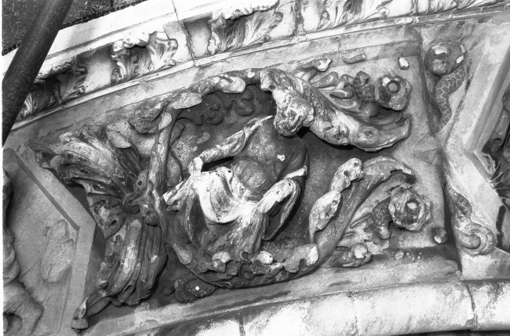 Santo (rilievo, elemento d'insieme) di Giovanni di Martino da Fiesole (attribuito) (prima metà sec. XV)