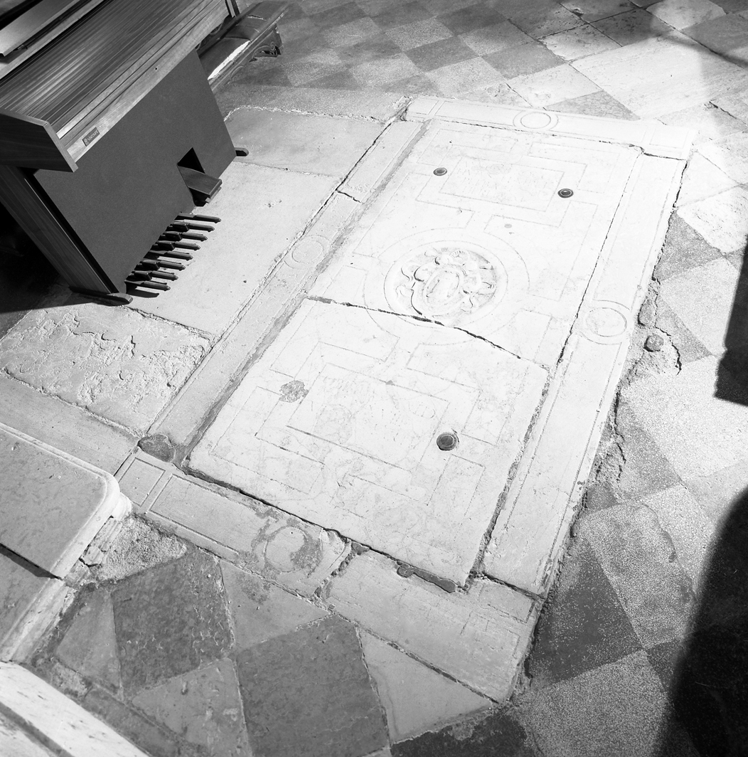 lastra tombale - bottega veneta (sec. XVI)