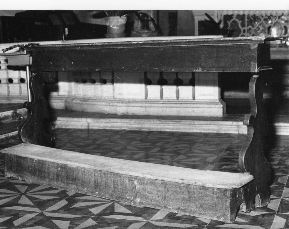 inginocchiatoio, opera isolata - ambito veneto (sec. XVII)