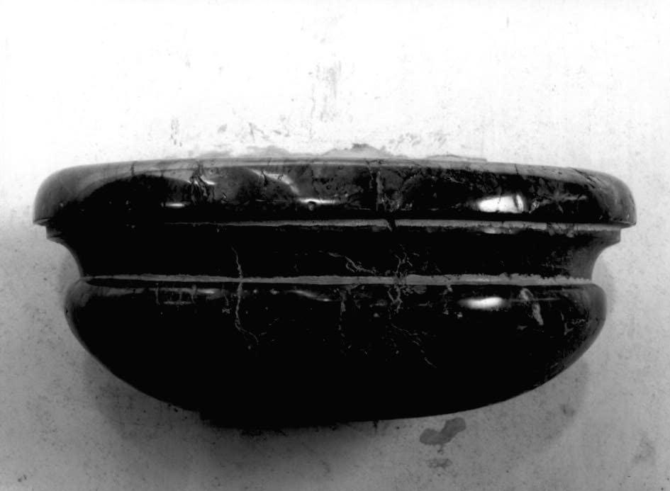 acquasantiera da parete - ambito veneto (sec. XVIII)