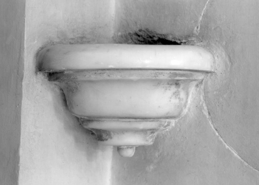 acquasantiera da parete - ambito veneto (sec. XVIII)