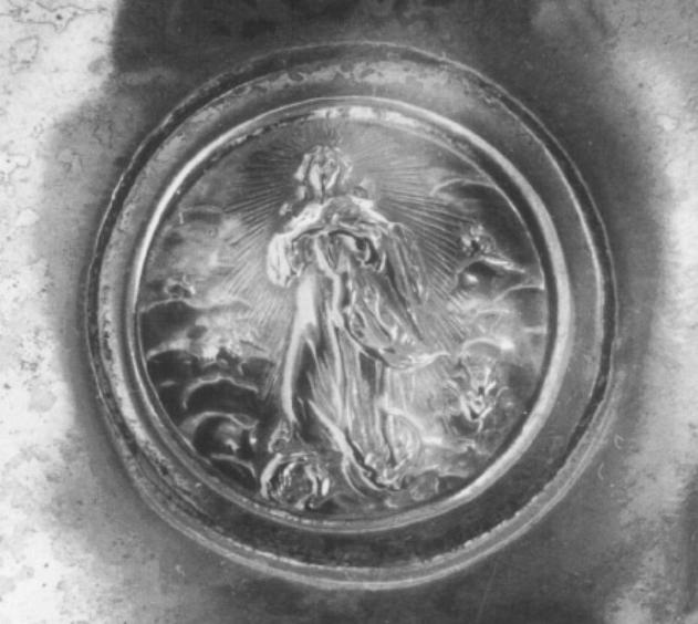 Madonna in gloria (rilievo) di Pernigotto Giovanni - ambito padovano (sec. XX)