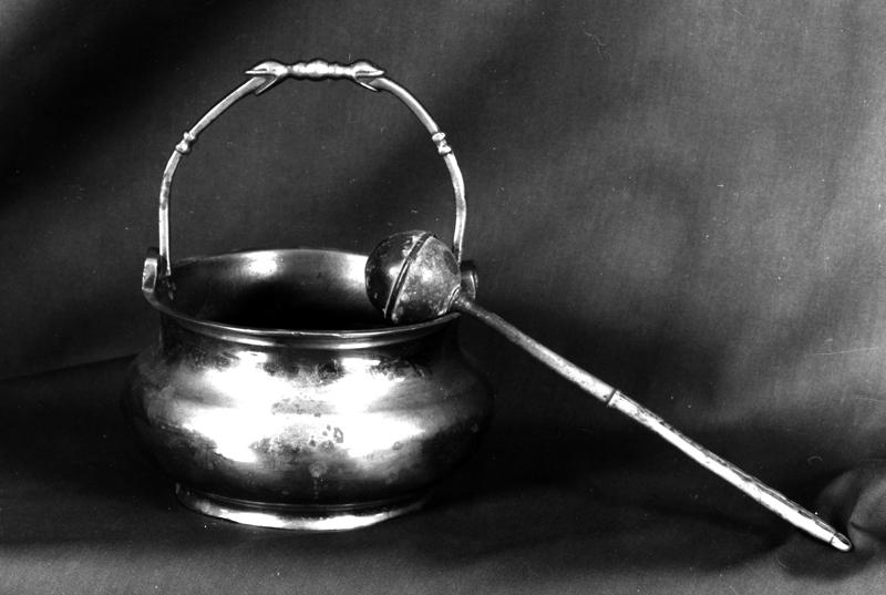 secchiello per l'acqua benedetta - bottega veneta (sec. XVIII)