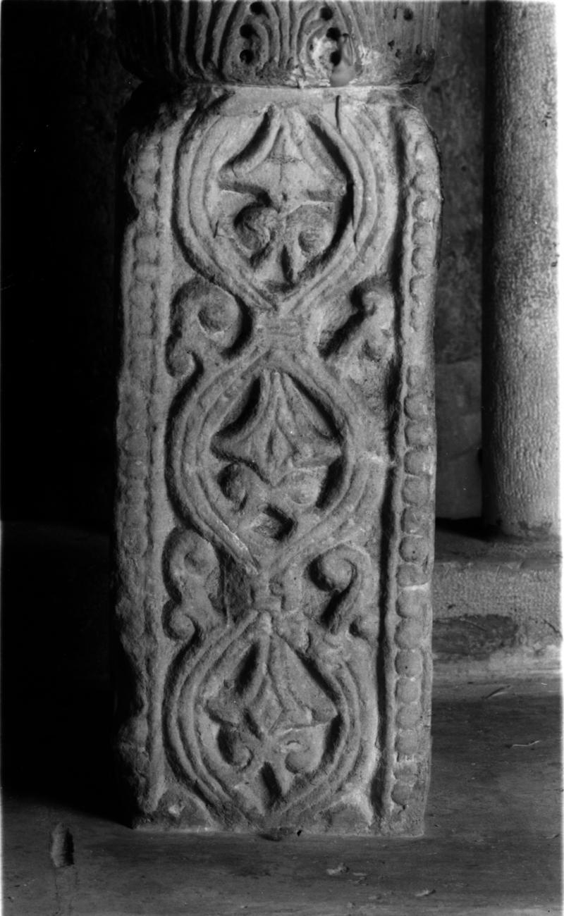 pilastrino - ambito veneto (sec. IX)