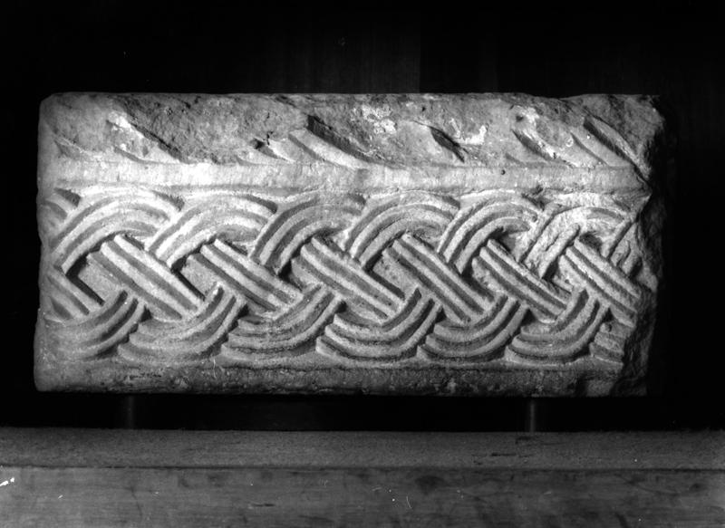 cornice, frammento - ambito veneto (sec. IX)