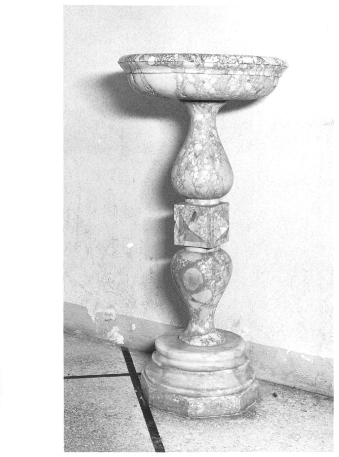 acquasantiera - a fusto - ambito veneto (sec. XVI)