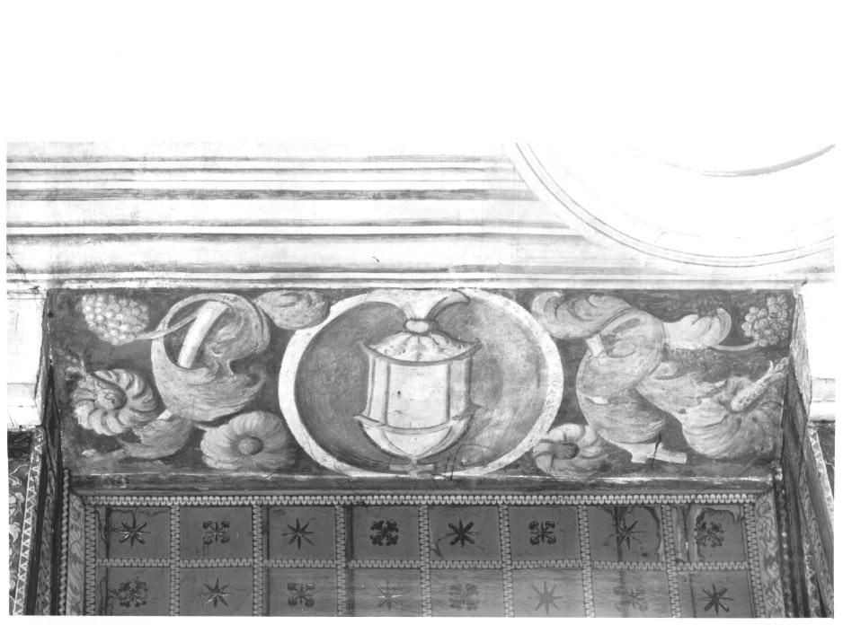 motivi decorativi floreali e vegetali con ostensorio (dipinto, elemento d'insieme) - ambito veneto (sec. XVI)