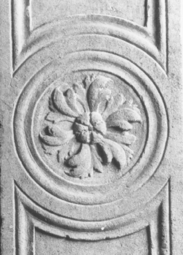 motivi decorativi floreale (rilievo) di Lorenzo Da Bologna, Abbati Pietro Antonio (sec. XV)