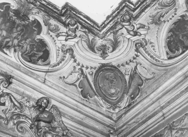 motivi decorativo con putti (decorazione plastica) - ambito veneto (sec. XVIII)