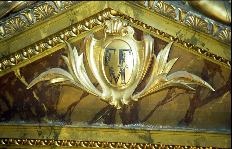 stemma gentilizio della famiglia Gera Minucci (rilievo, elemento d'insieme) - manifattura cadorina (sec. XIX)