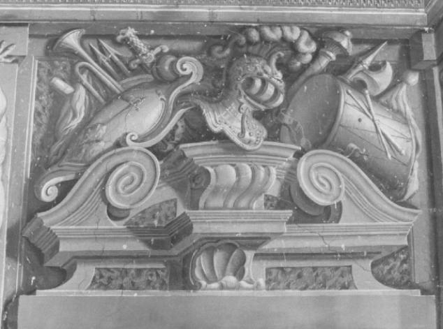 motivi decorativi con insegne militari (dipinto) di Pellegrini Girolamo (sec. XVII)