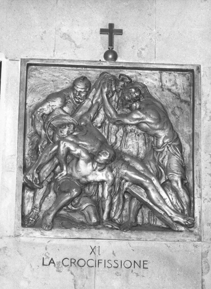 stazione XI: Gesù inchiodato alla croce (Via Crucis) di Castiglioni Giannino (sec. XX)