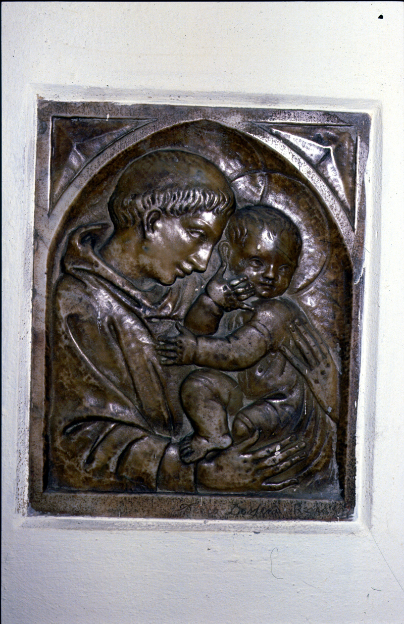 Sant'Antonio con il Bambino (rilievo) di Dostena Aldo (attribuito) - ambito veneto (prima metà sec. XX)