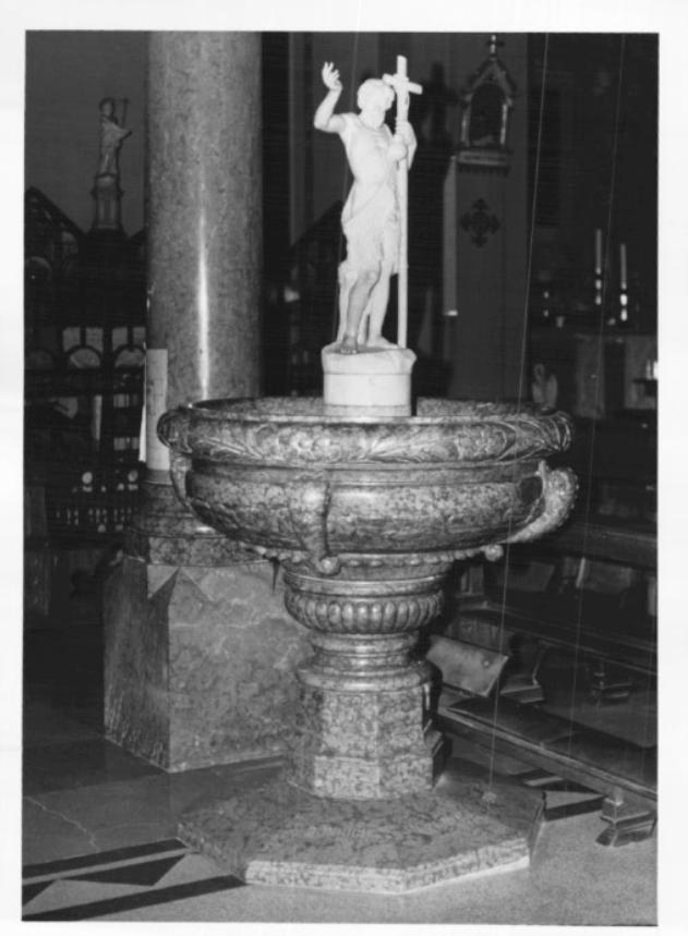 acquasantiera - a fusto - ambito italiano (sec. XX)