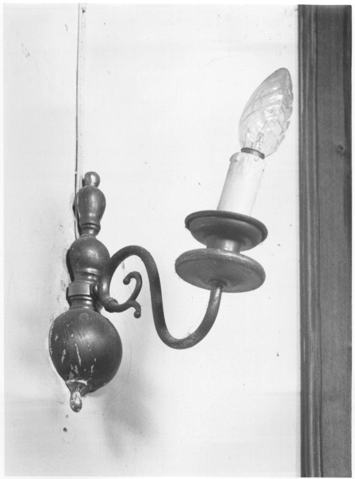 lampada - a muro - ambito trevigiano (fine/inizio secc. XIX/ XX)