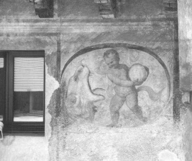 putto getta una palla nella gola spalancata di un mostro (dipinto) di Pennacchi Girolamo detto Girolamo da Treviso il Giovane (attribuito) (primo quarto sec. XVI)