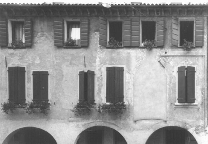 motivi decorativi a finti mattoni disposti a losanghe (dipinto, frammento) - ambito trevigiano (sec. XV)