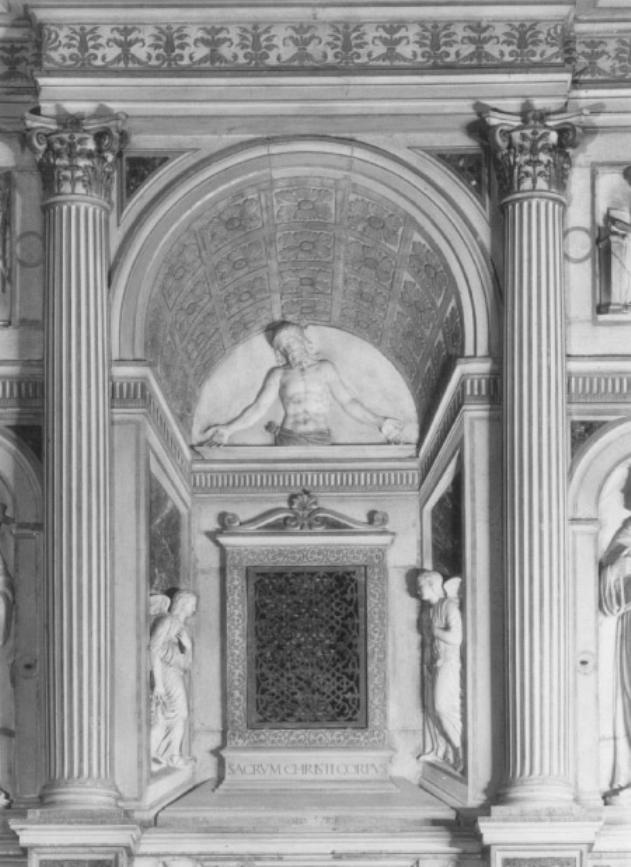 Cristo in pietà/ angeli (rilievo) di Tatti Jacopo Detto Sansovino (maniera) (sec. XVI)