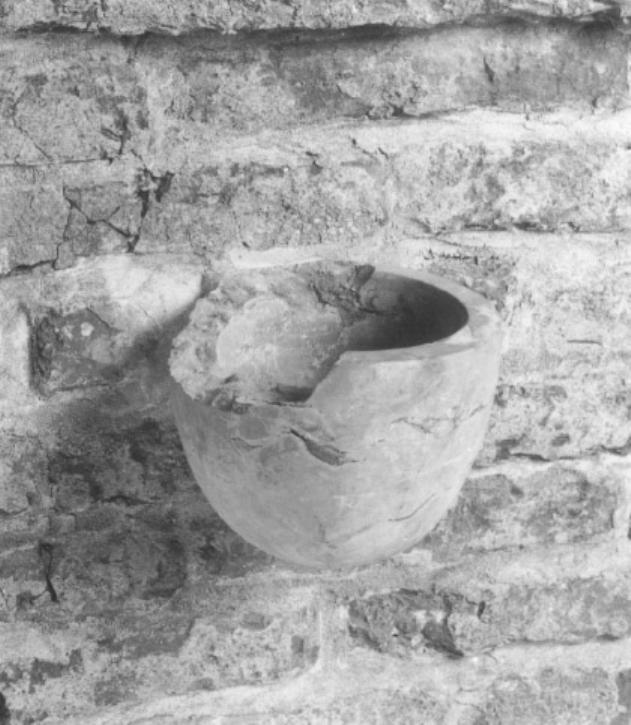 acquasantiera da parete - ambito veneto (sec. XIII)