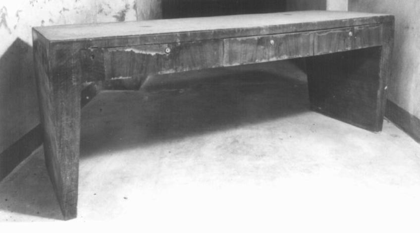 tavolo di Ponti Gio (sec. XX)