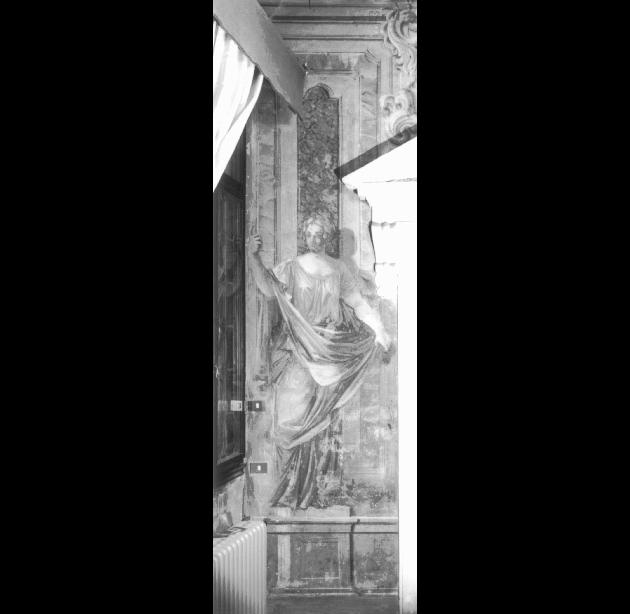 figura femminile e cornici a finti marmi (dipinto) di Tiepolo Giovanni Battista (scuola) (sec. XVIII)