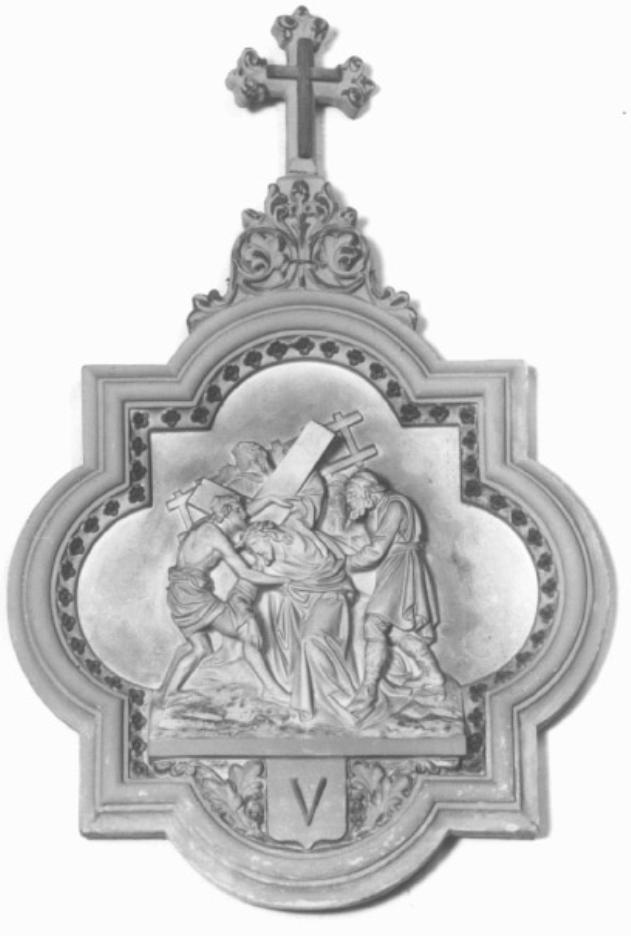stazione V: Gesù aiutato dal Cireneo a portare la croce (decorazione plastica) - ambito veneto (sec. XX)