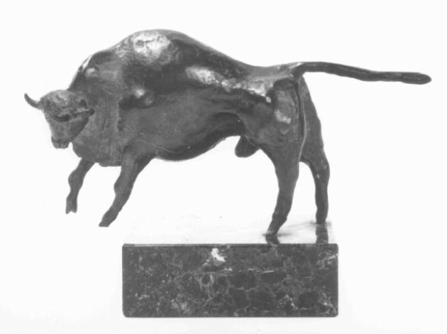 Toro (scultura) di Negri Nerino (sec. XX)