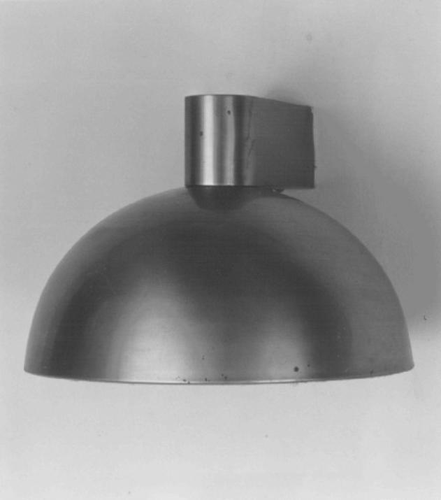 lampada - a muro di Ponti Gio (sec. XX)