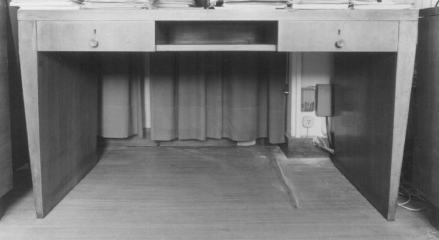 tavolo di Ponti Gio (sec. XX)