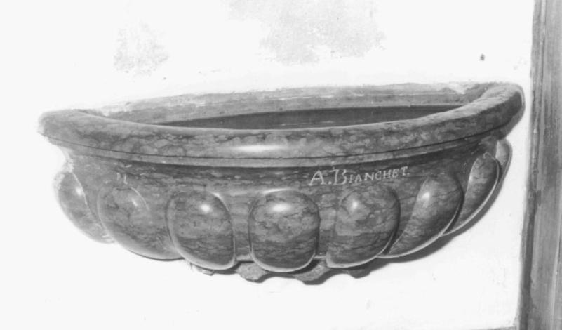 acquasantiera da parete - ambito veneto (sec. XVI)
