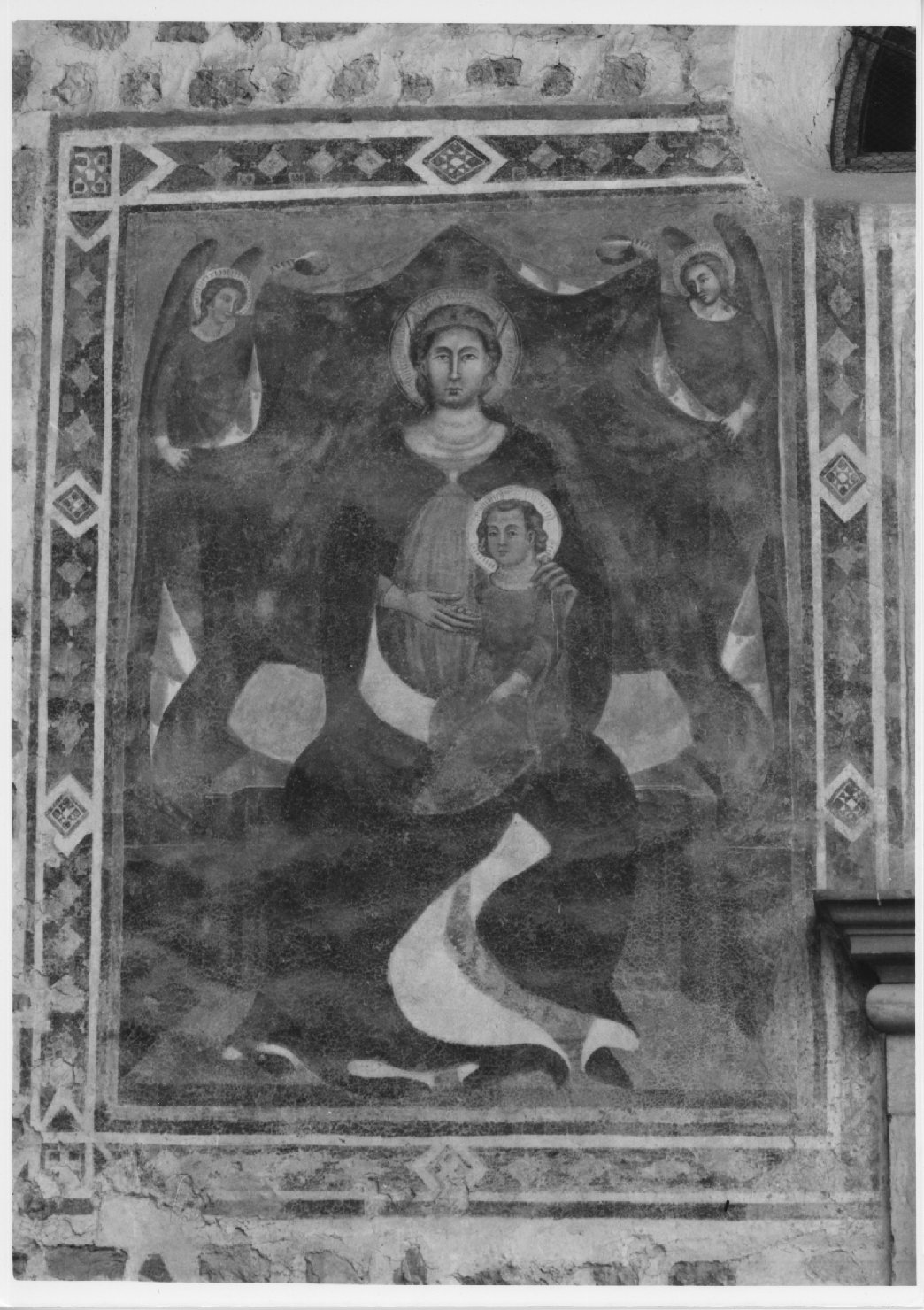 Madonna con Bambino e angeli reggicortina (dipinto) - ambito veneto (sec. XIV)