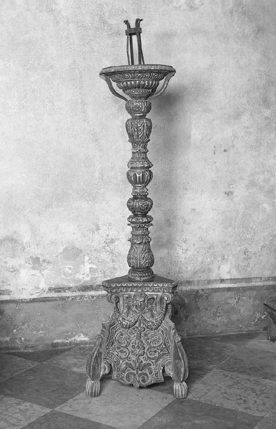 candeliere d'altare - ambito veneto (prima metà sec. XVIII)