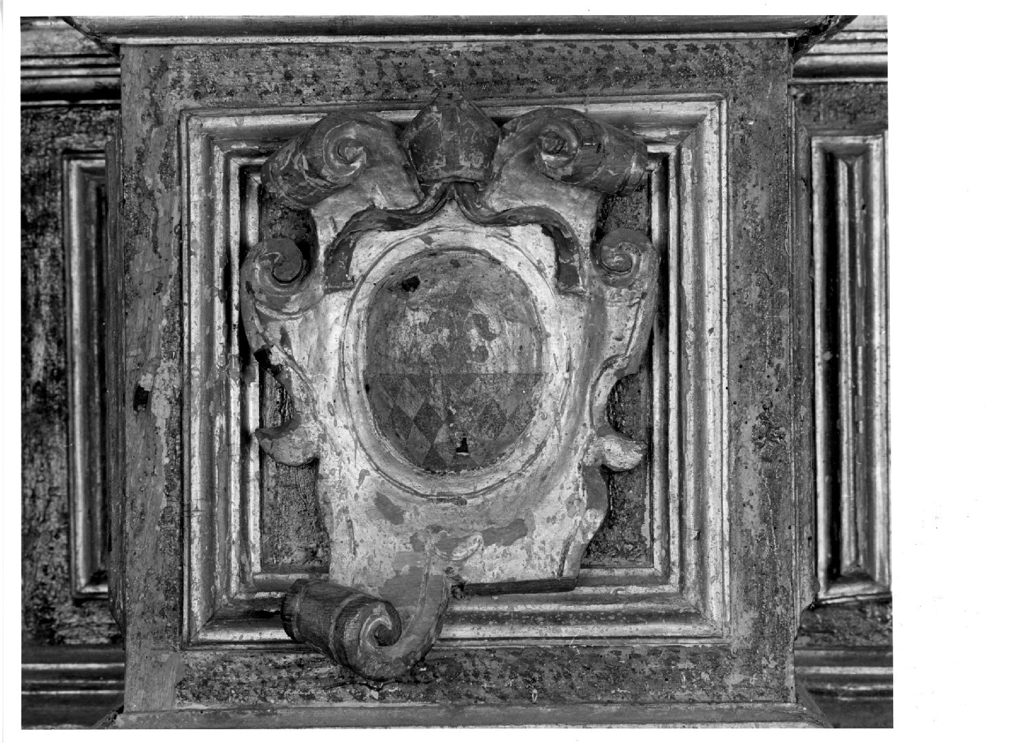 stemma del vescovo Luigi Lollino (decorazione) - ambito veneto (primo quarto sec. XVII)