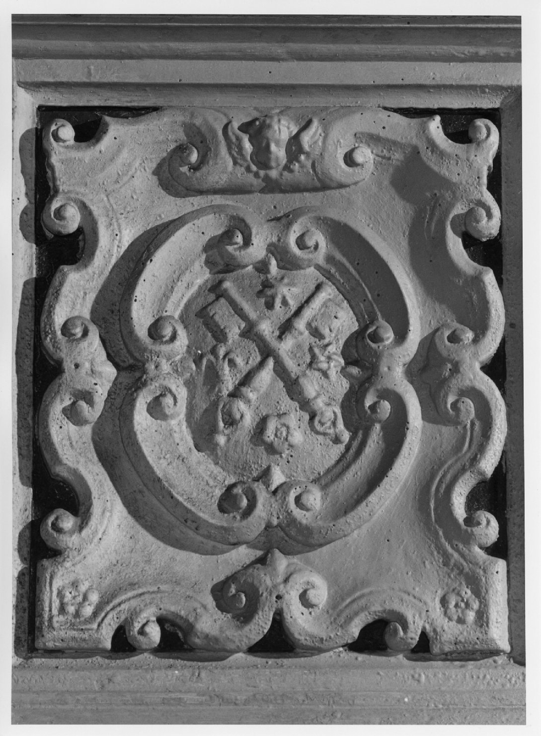 stemma gentilizio della famiglia Egregis (rilievo) di Auregne Giovanni (scuola) (seconda metà sec. XVII)