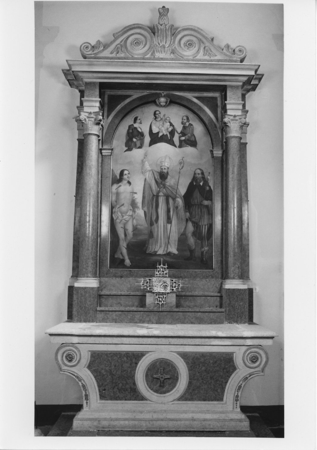 altare maggiore - ambito italiano (sec. XX)