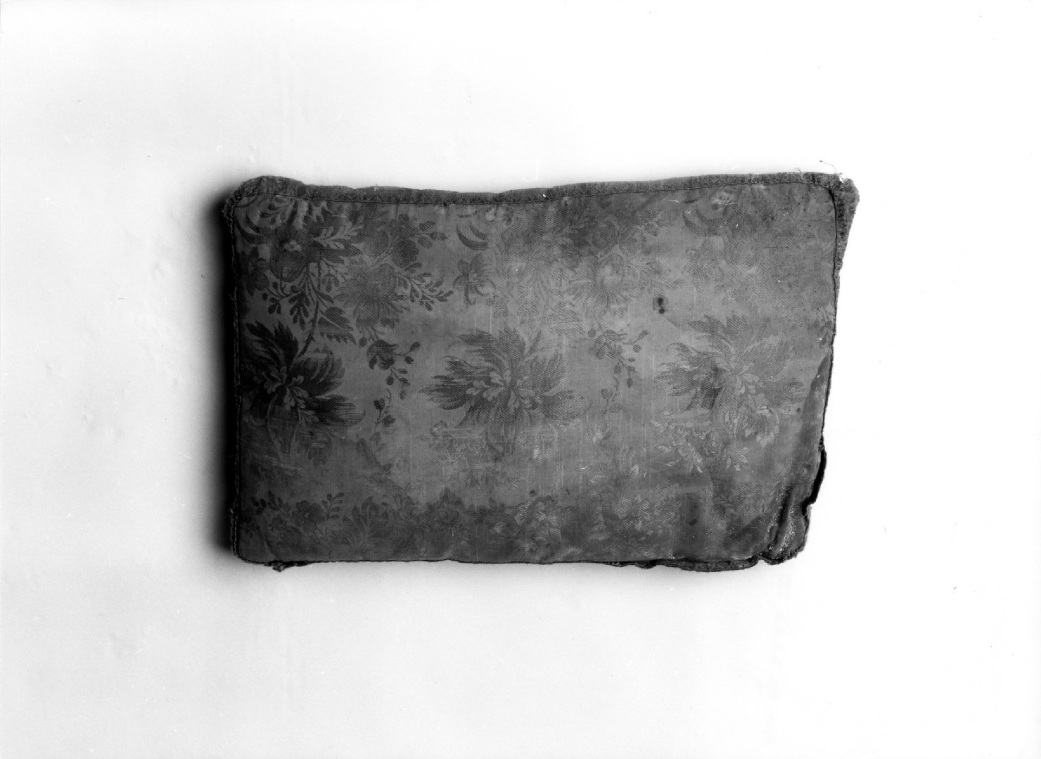 cuscino - ambito veneto (prima metà sec. XVIII)